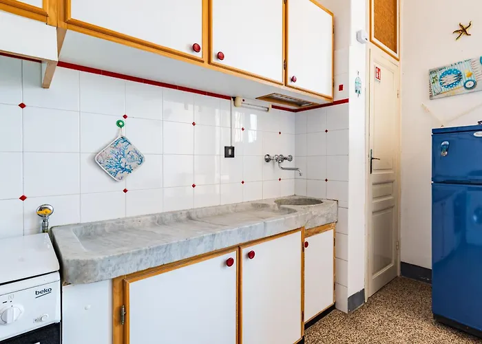 Hostdomus - Dante Apartman Alassio